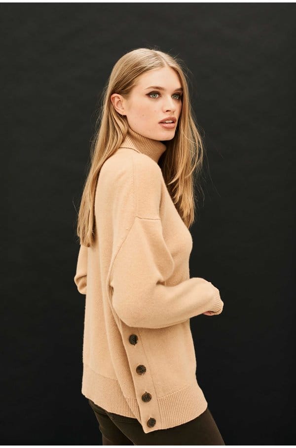 boyfriend button roll collar in bare beige