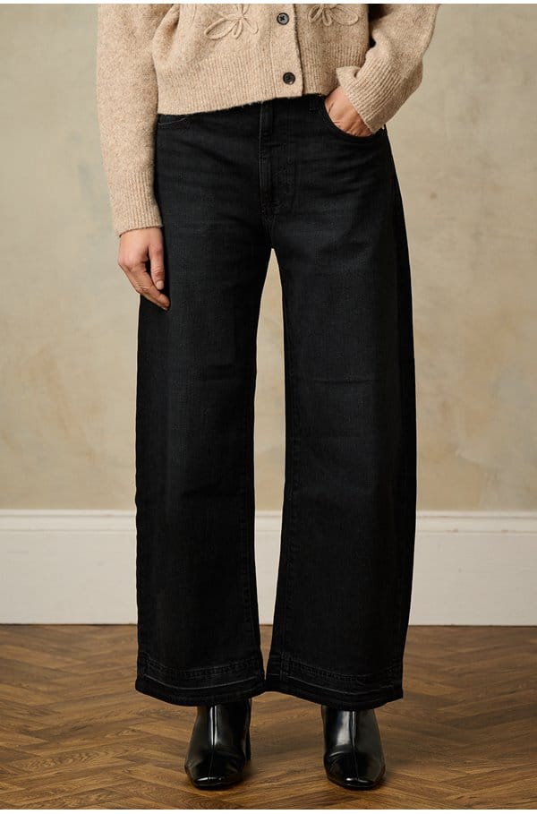 arellia ankle with undone hem in black void 