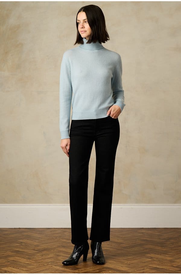 light roll collar in mineral