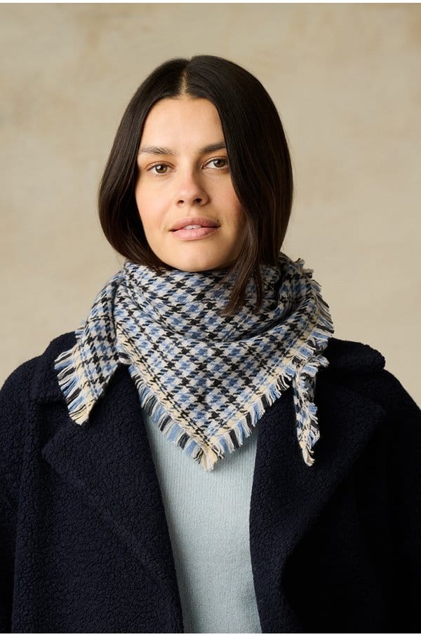 maho scarf in blue
