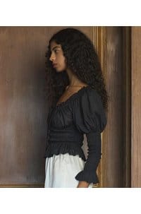 baptisia top in black