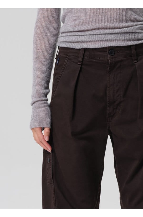 flight pant in carob