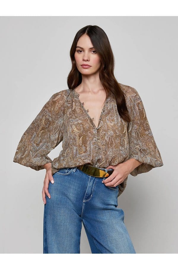 teagan blouse in neutral blue ditsy paisley