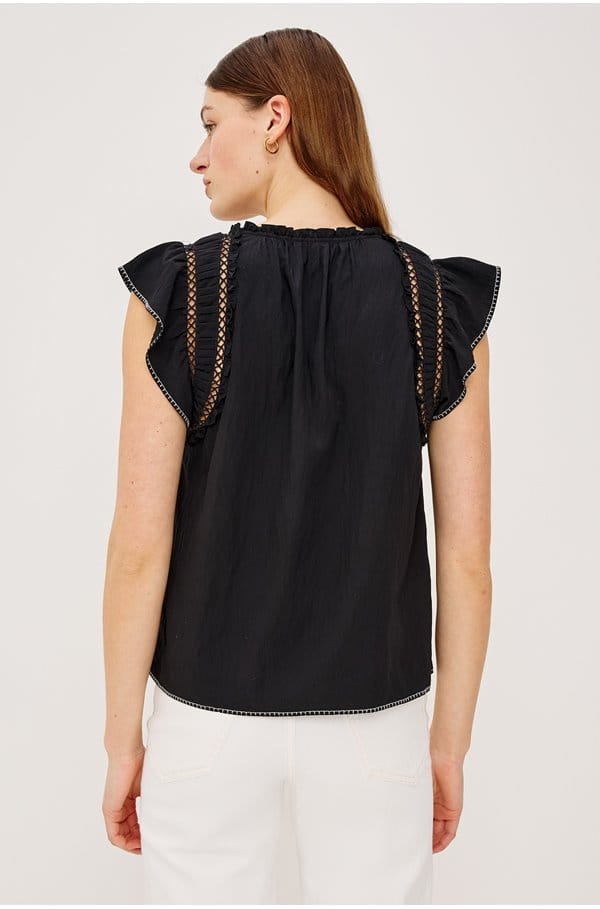 allea top in black