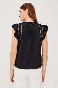 allea top in black
