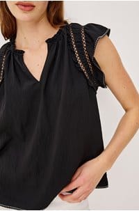allea top in black
