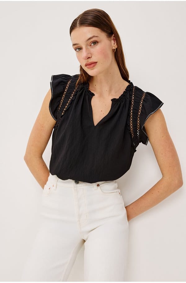 allea top in black