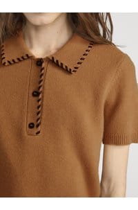 the leather stitch knitted polo in camel