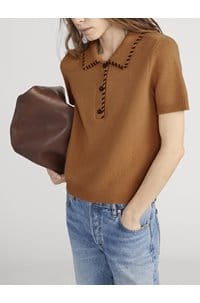 the leather stitch knitted polo in camel