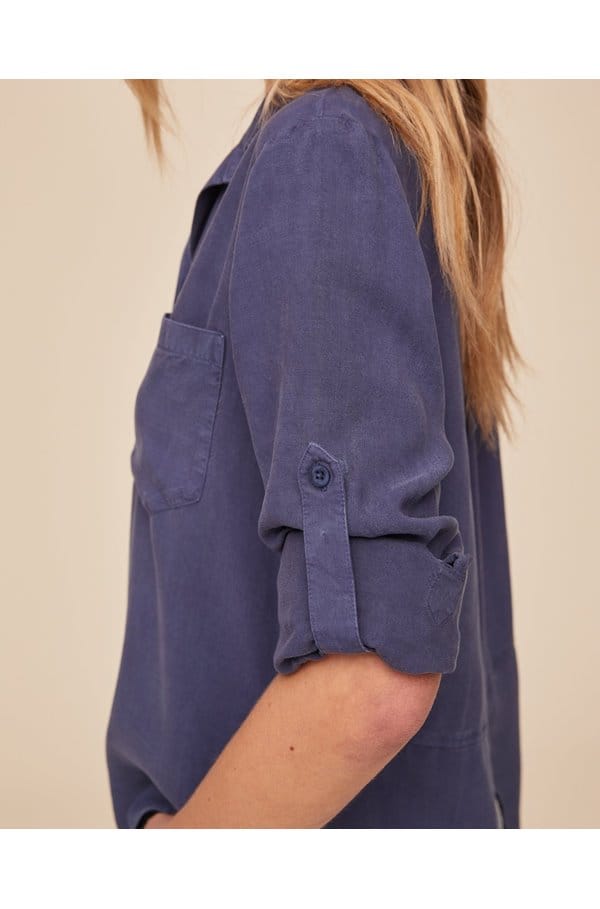 split back button down shirt in midnight surf