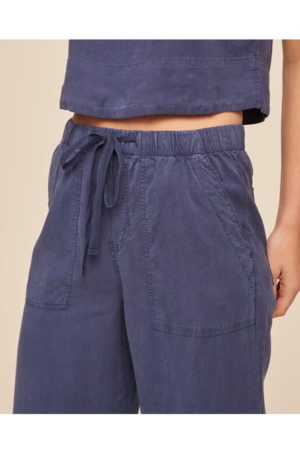 easy pocket wide leg crop in midnight surf
