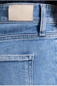 anessa wide jean in vino vibes