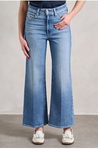 anessa wide jean in vino vibes