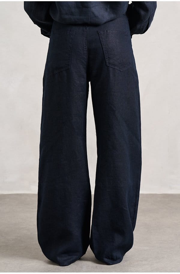 brynn drawstring trouser in true navy