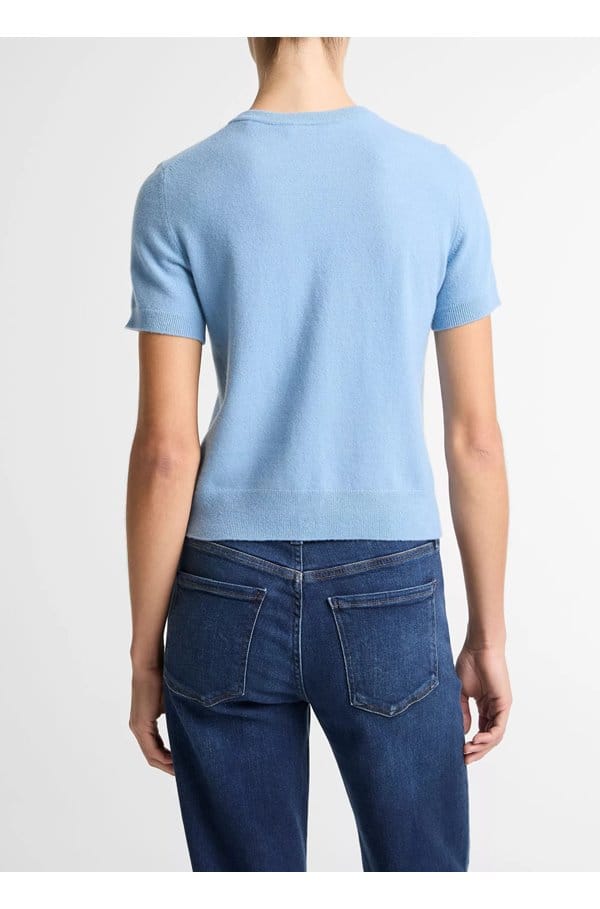 relaxed crew in hydra 