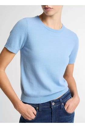 Relaxed Crew in Hydra 