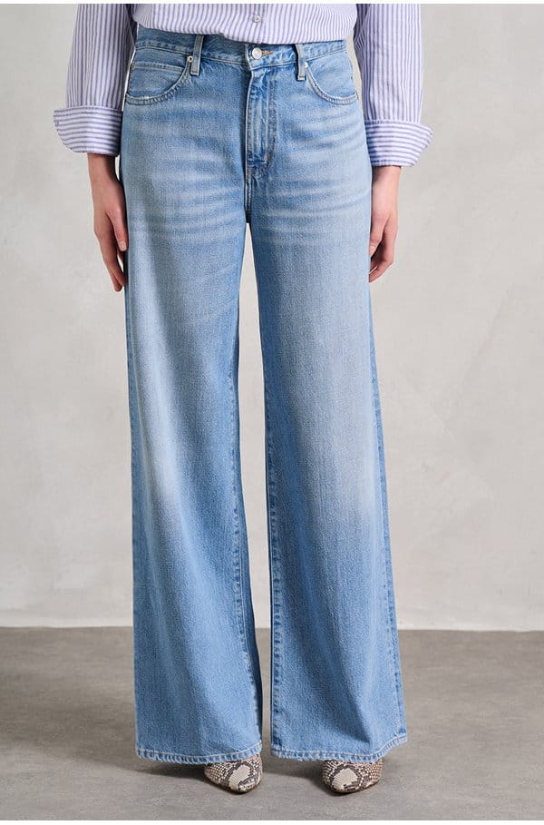 the off duty stroll in frey