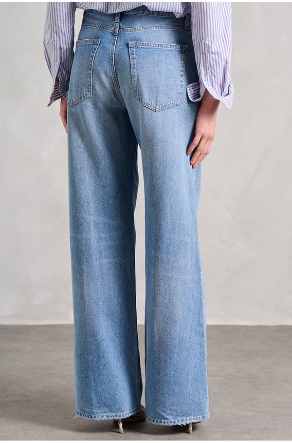 the off duty stroll in frey