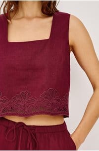 akira top in berry hibiscus 