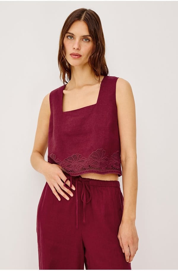 akira top in berry hibiscus 