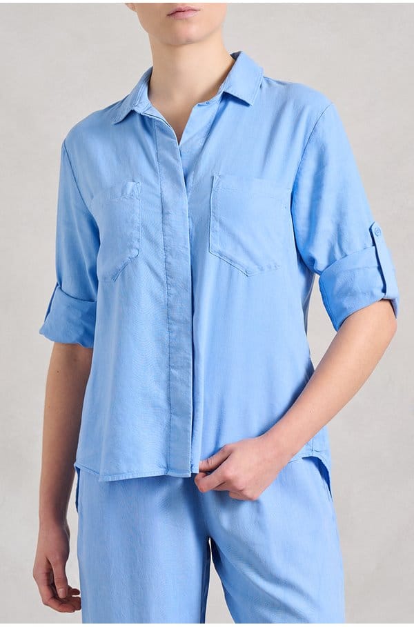 split back button down shirt in tidal blue