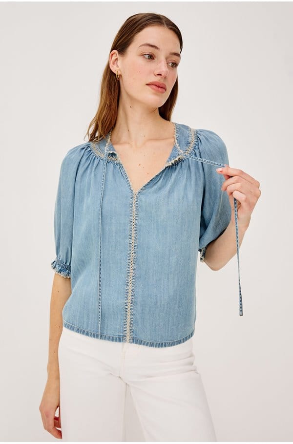 belina top in washed blue