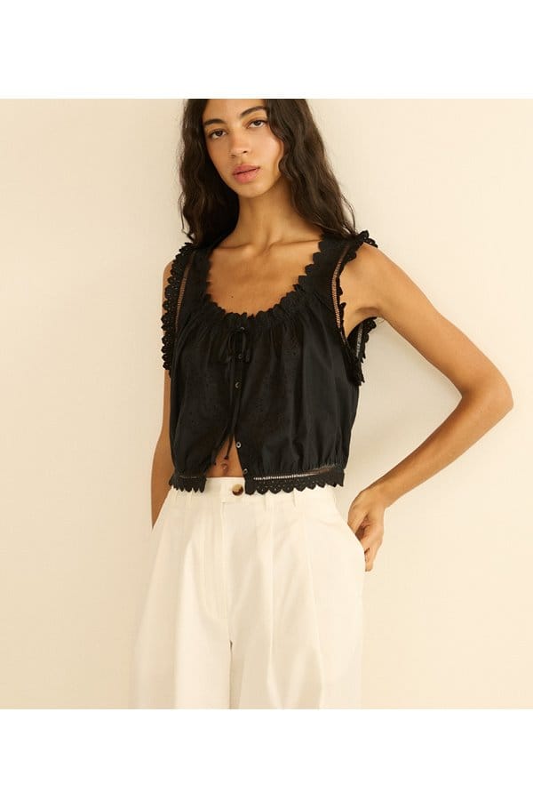 traveler top in black