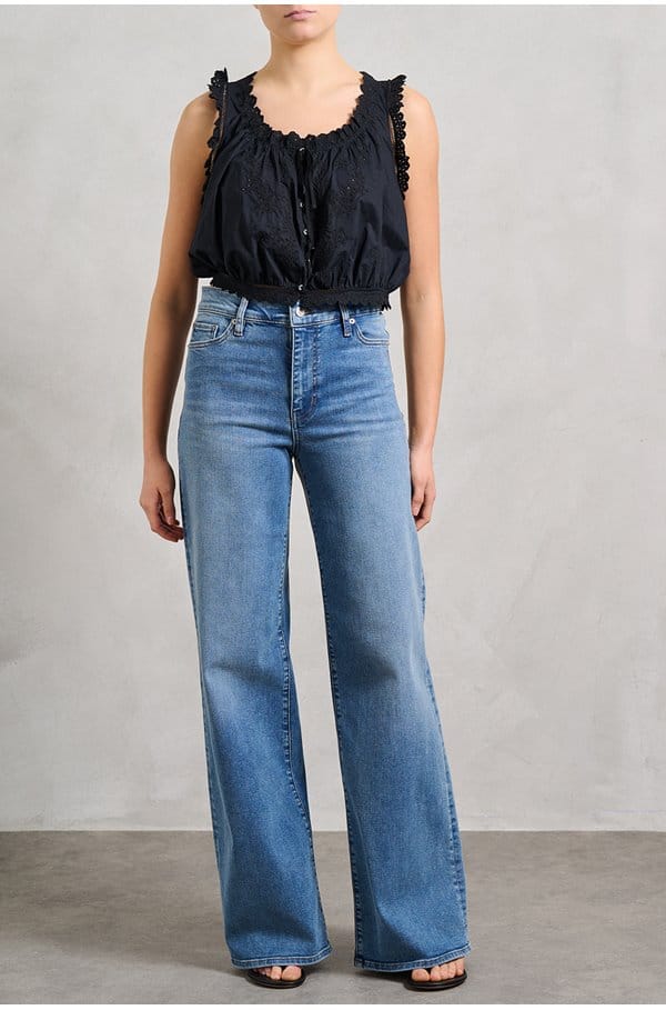 traveler top in black