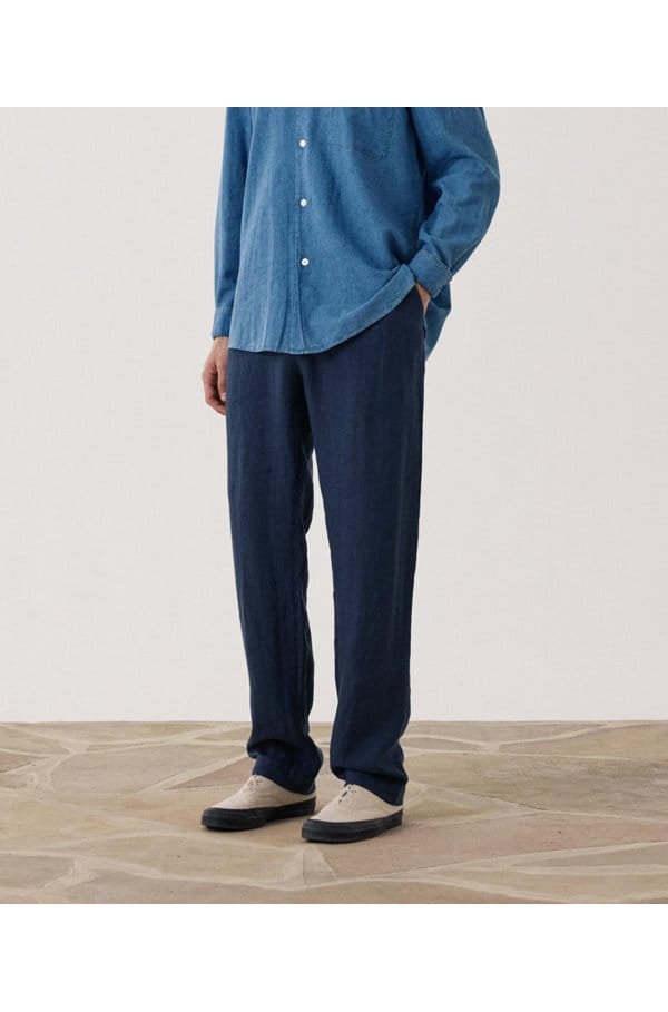 joggy woven pants in navy blue