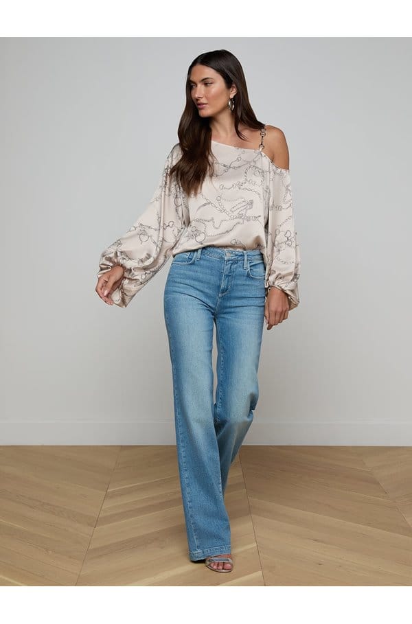 asami chain one shoulder blouse in soft macadamia