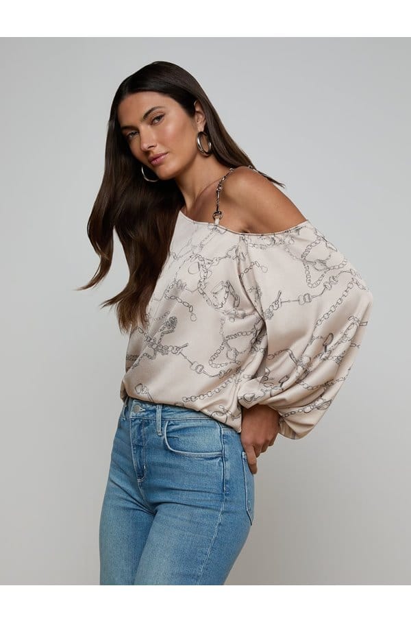 asami chain one shoulder blouse in soft macadamia