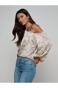 asami chain one shoulder blouse in soft macadamia