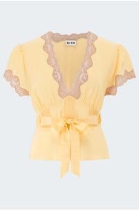 daniela top in butter yellow