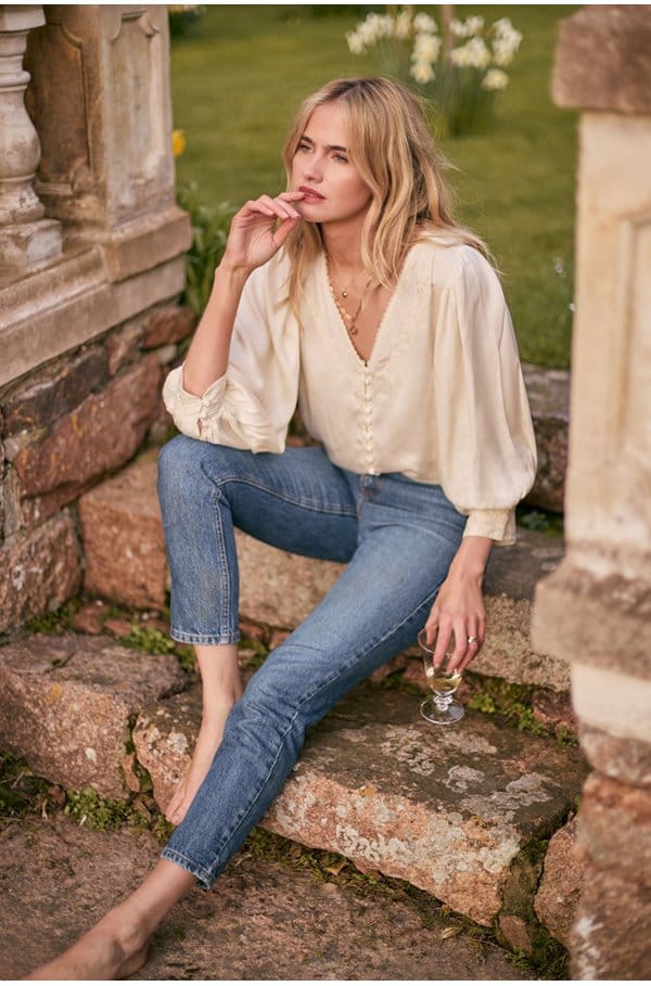 cleo blouse in buttermilk