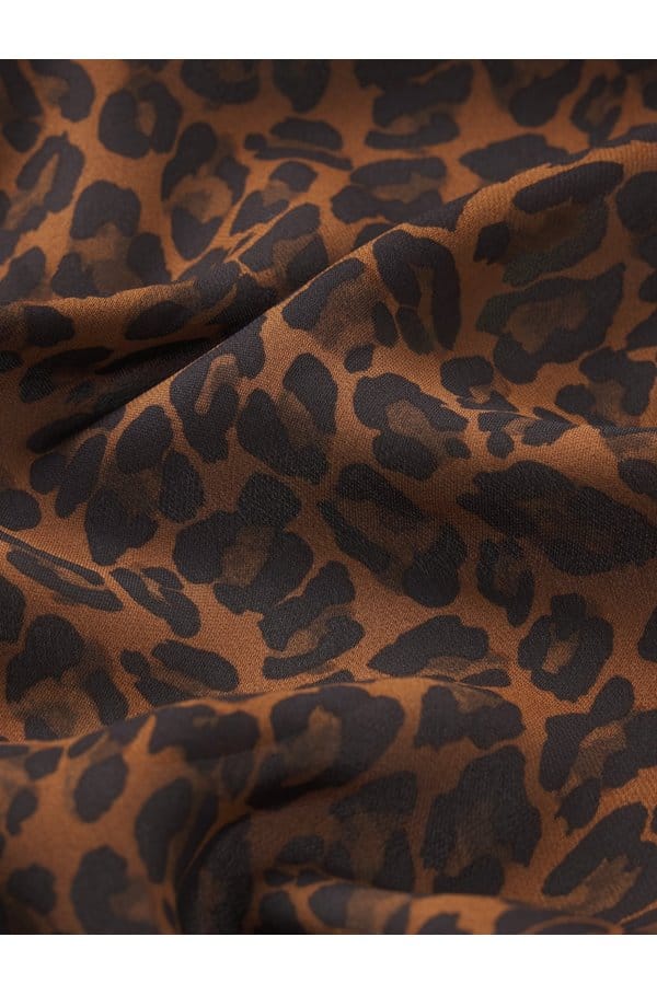 gillian top in light leopard multi