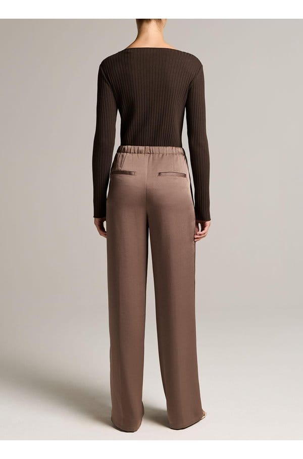 mid rise shine crepe pull on pant in taupe haze