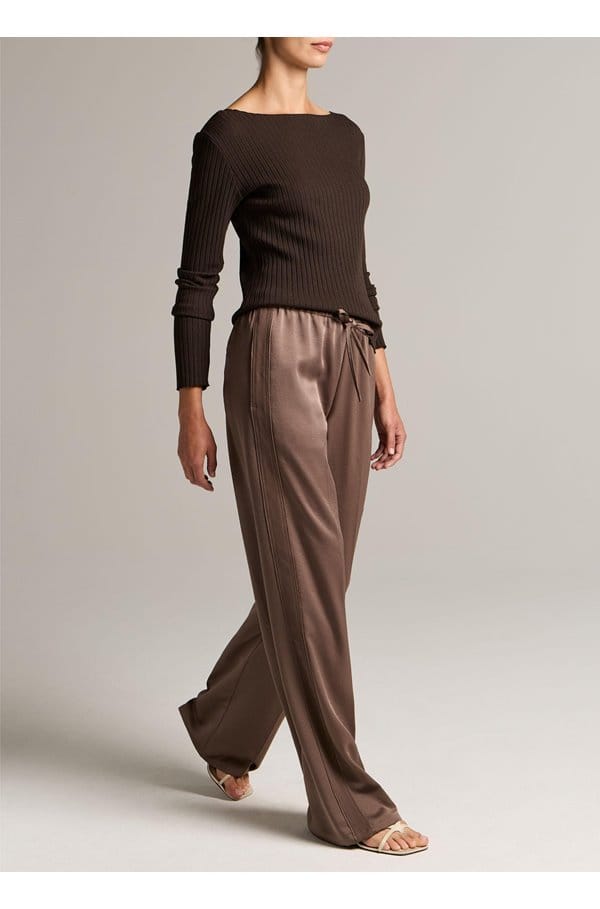 mid rise shine crepe pull on pant in taupe haze