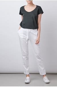 katie scoop neck tee in cirrus