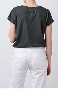 katie scoop neck tee in cirrus