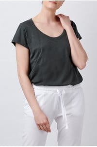 katie scoop neck tee in cirrus