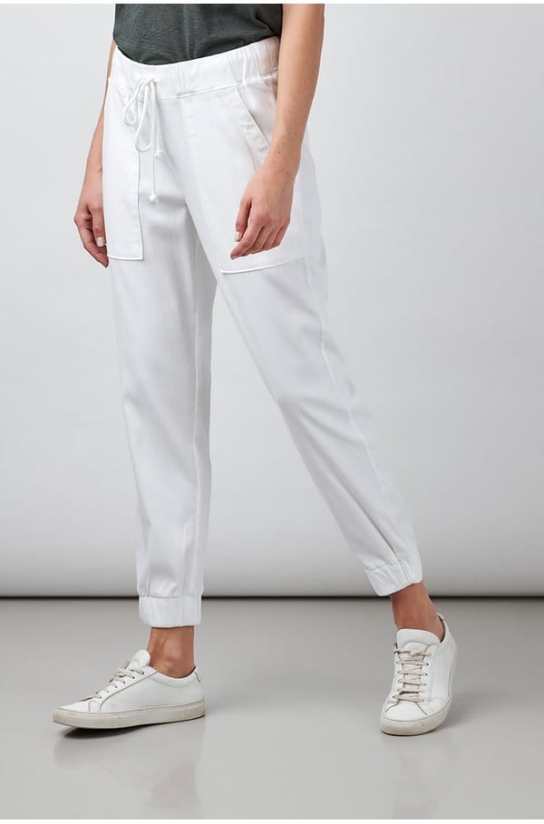 pocket jogger in white