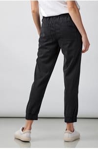 pocket jogger in black