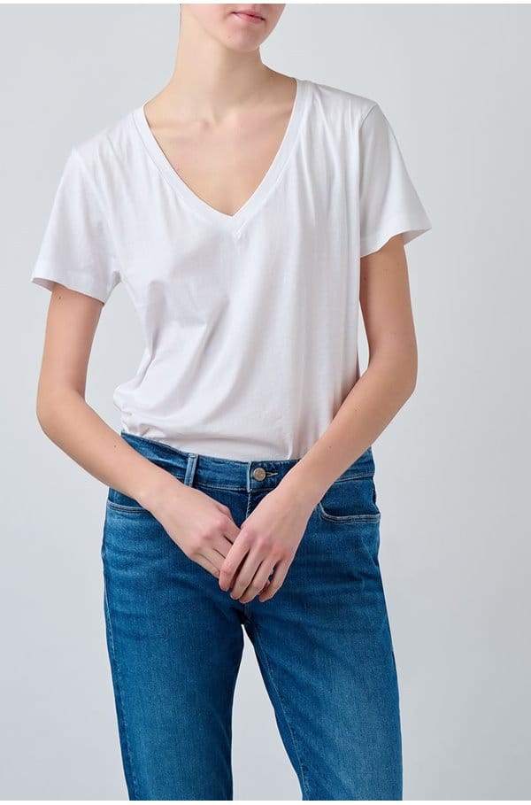 susan t-shirt in white