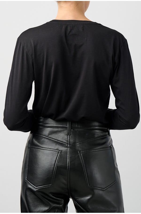 daniela long sleeve tee in black 