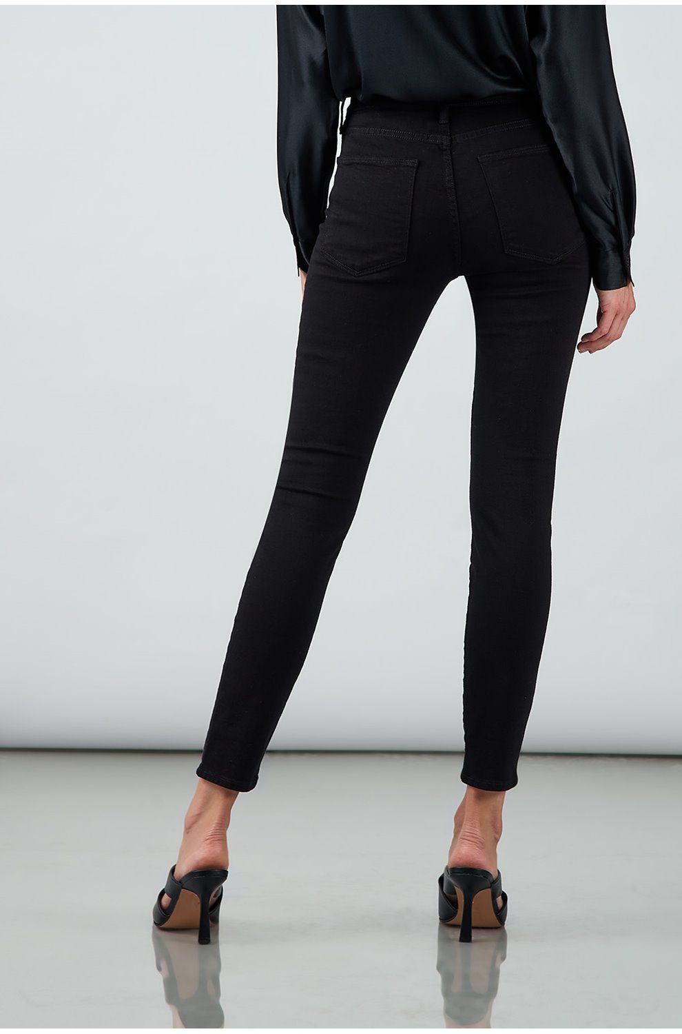 Frame Denim Le High Skinny Jean in Film Noir