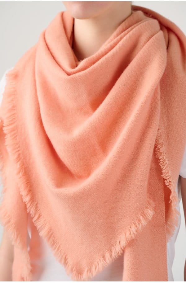 triangle scarf in corail