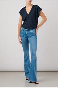 le mid rise v t-shirt in navy