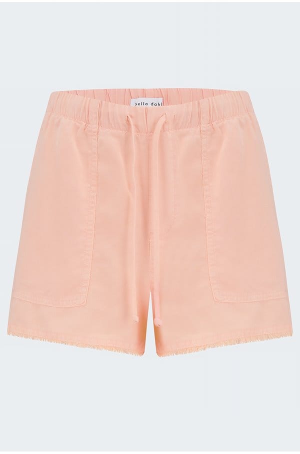 frayed pocket short in sunset coral