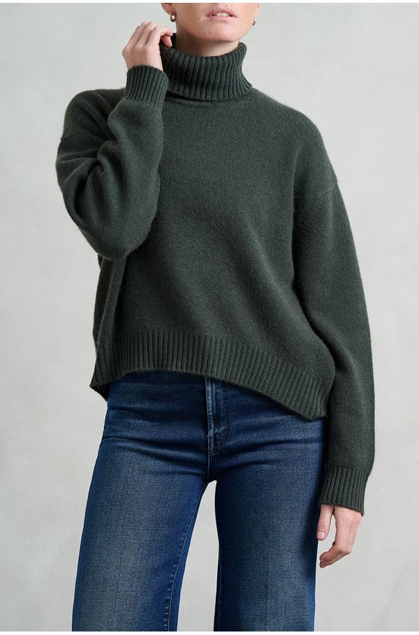 oversized roll collar in khaki