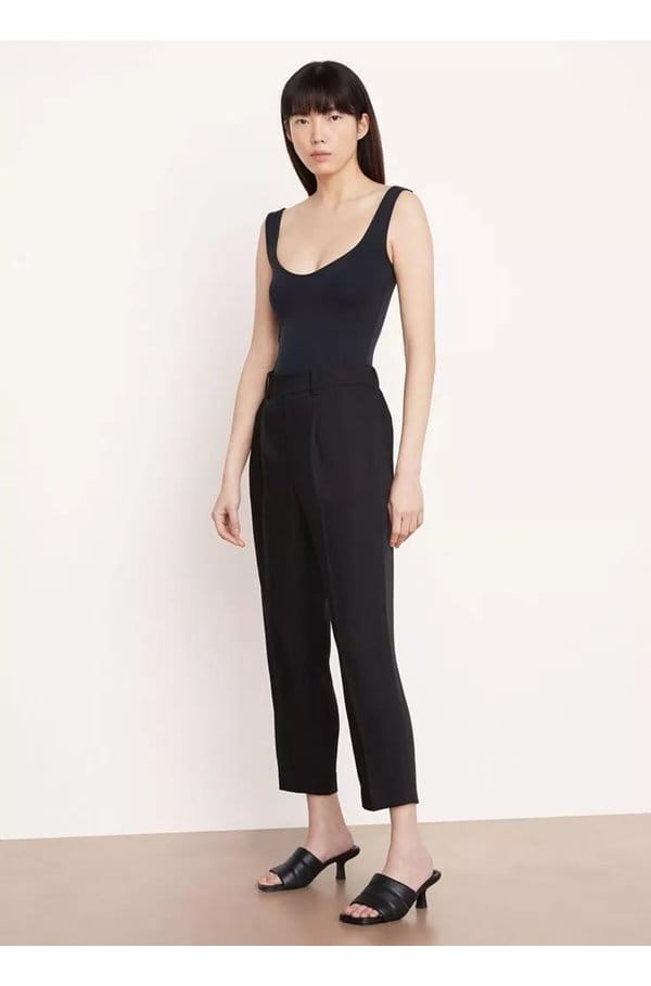 mid rise tapered pull on pant in black